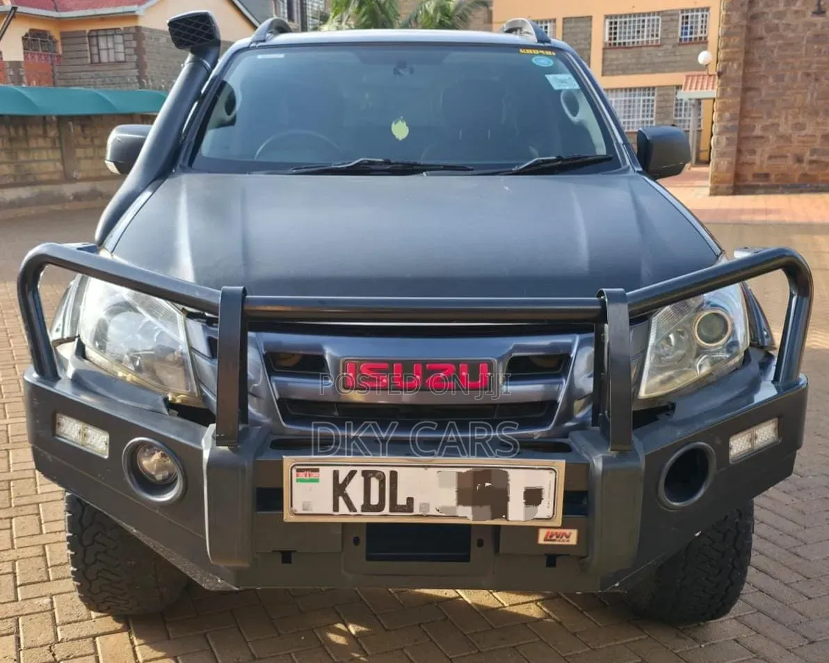 Isuzu D-MAX 2015 Black