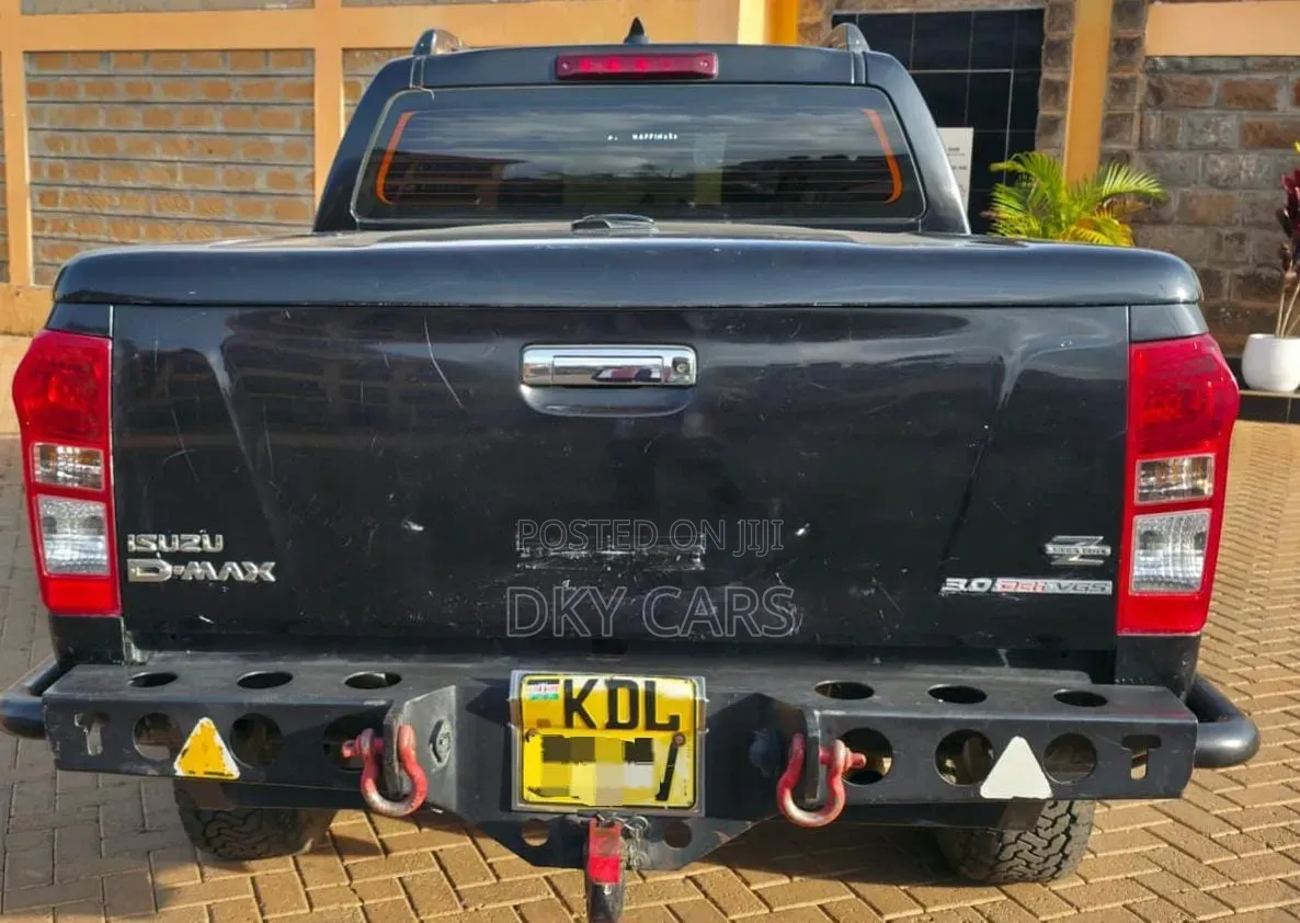 Isuzu D-MAX 2015 Black