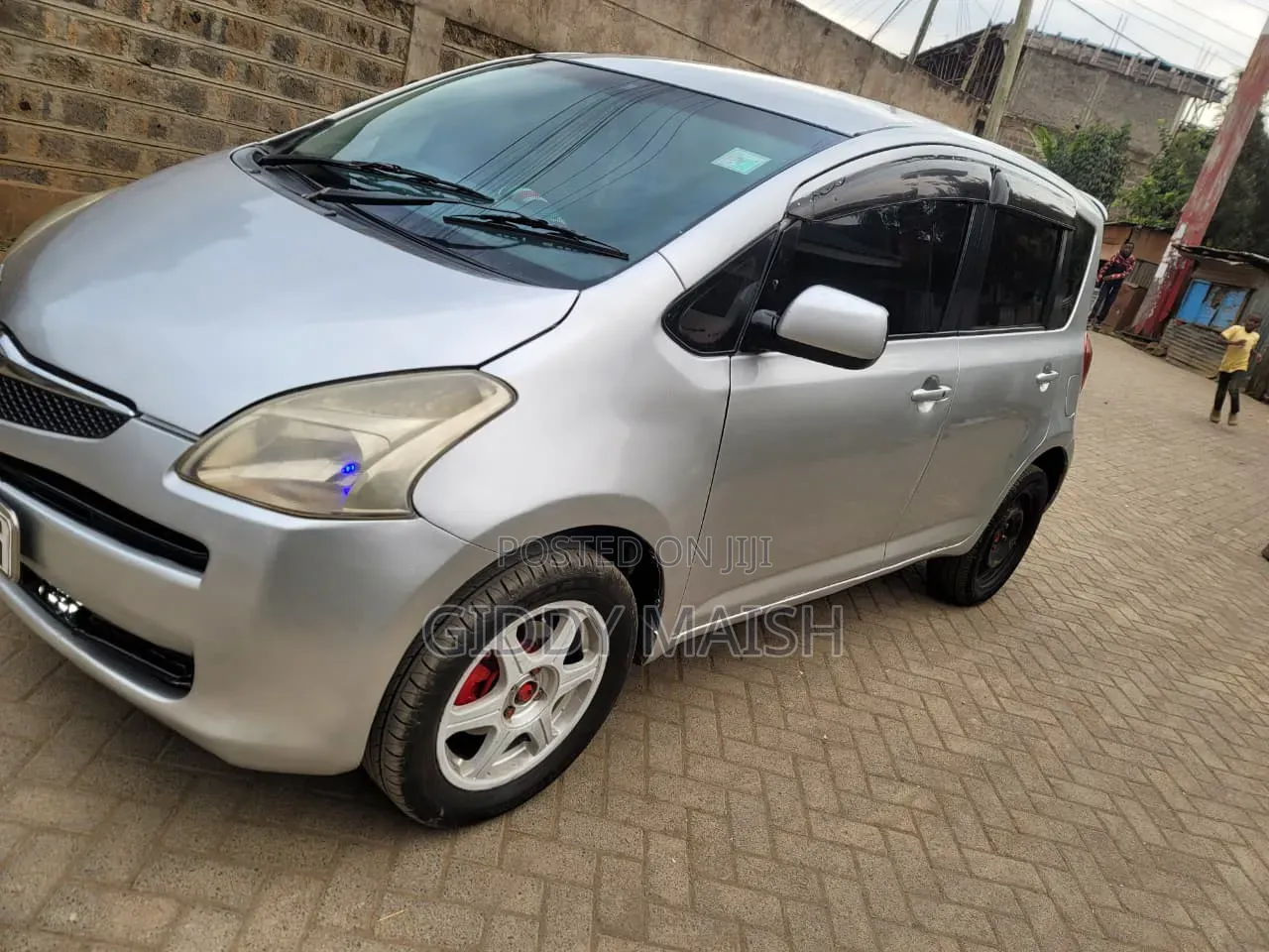 Toyota Ractis 2006 Silver