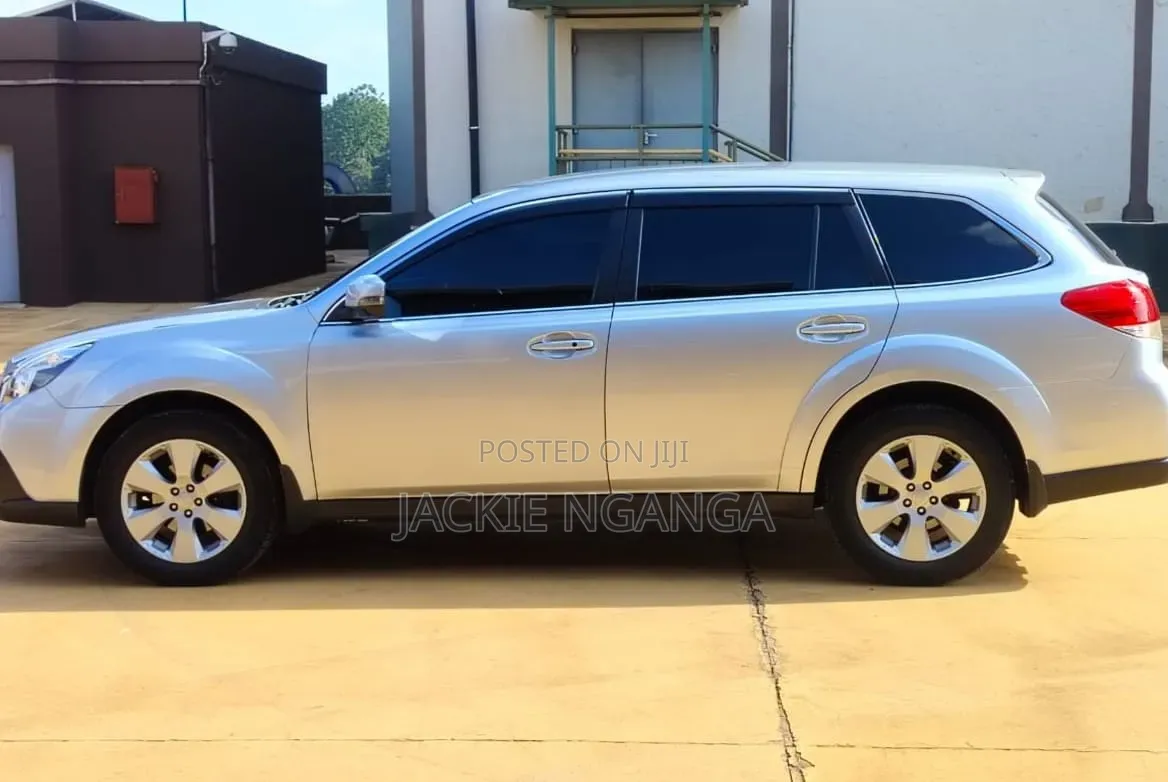 Subaru Outback 2011 Silver