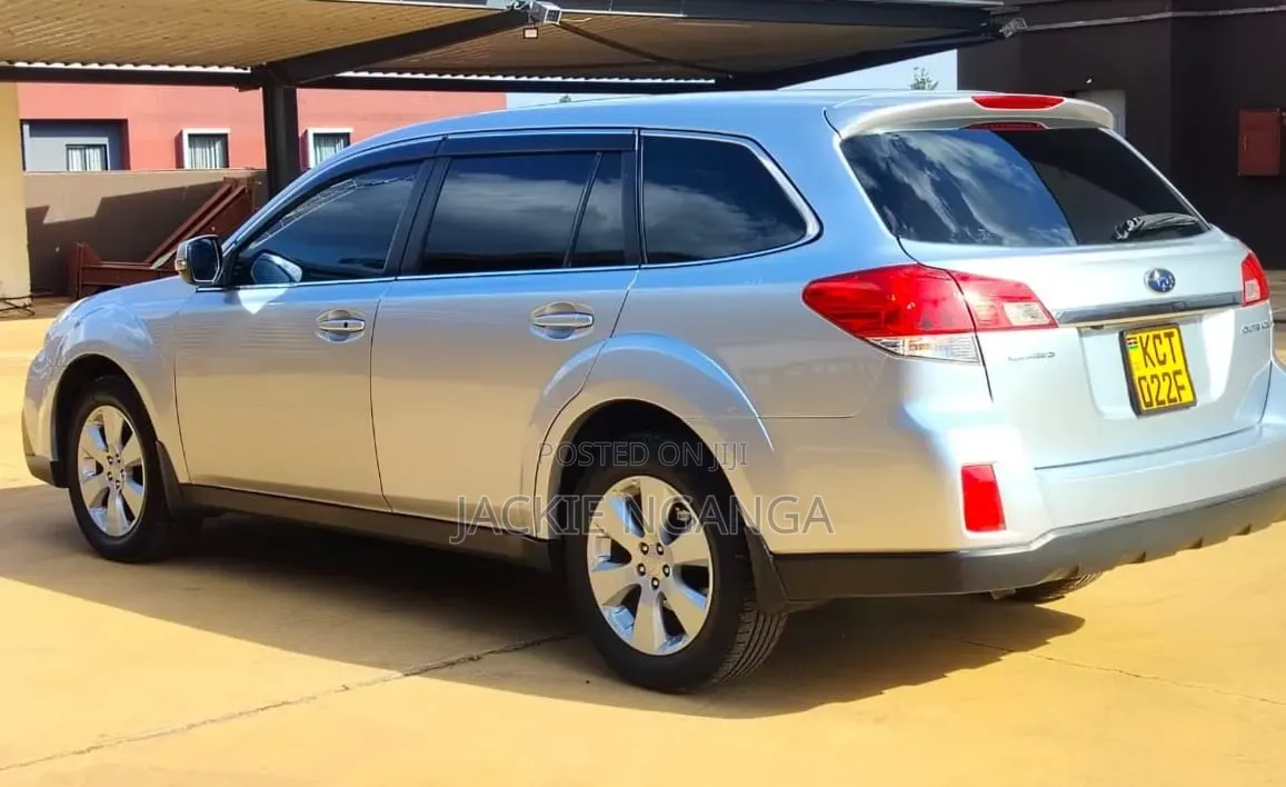 Subaru Outback 2011 Silver