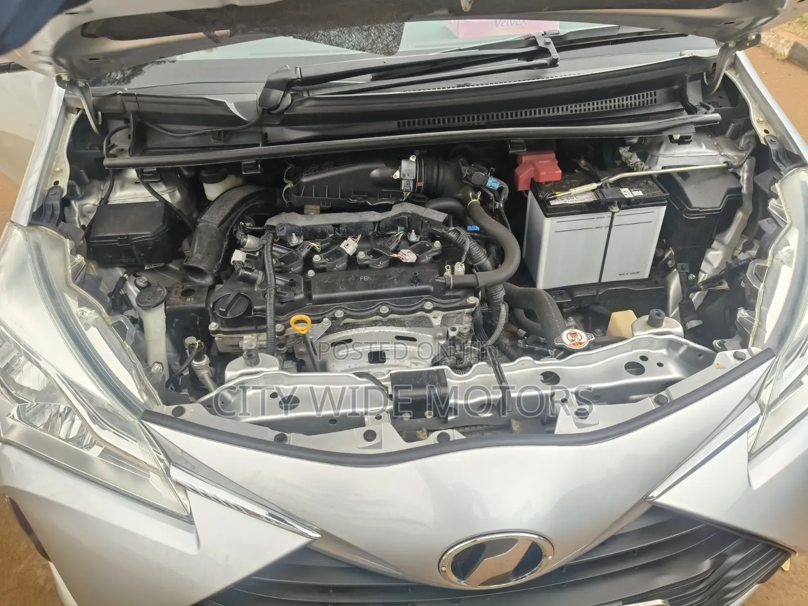 Toyota Vitz 2018 Silver