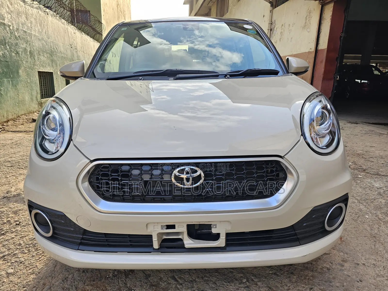 Toyota Passo 1.0 FWD 2019 Beige