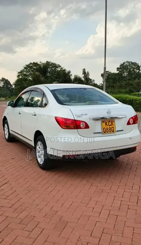 Nissan Bluebird 2012 White