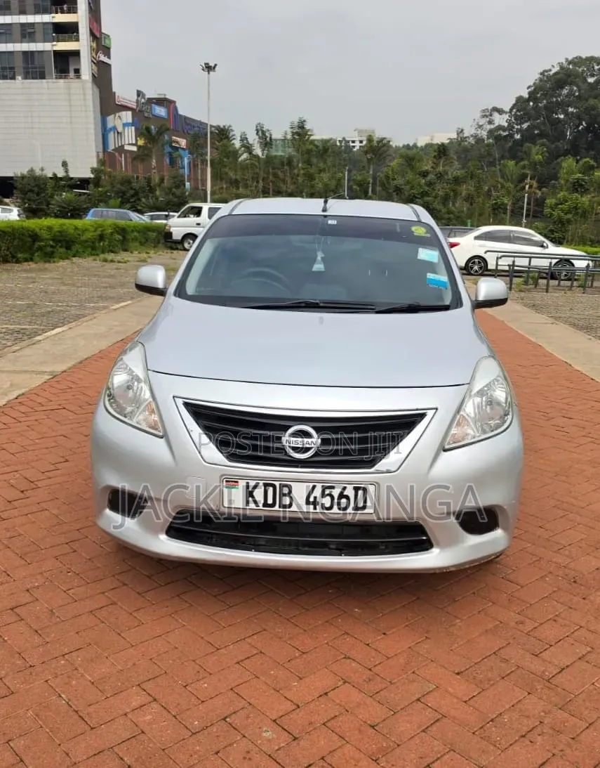Nissan Latio 2014 Silver