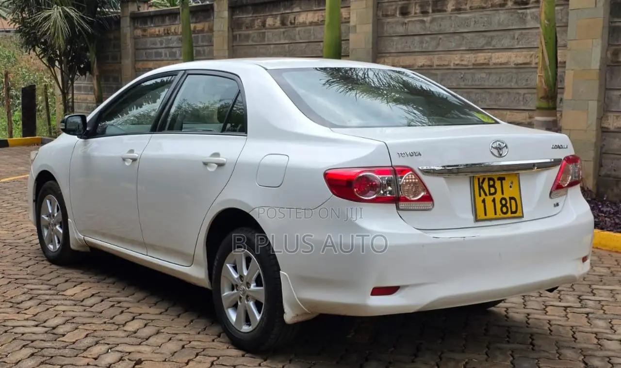 Toyota Corolla 2012 White