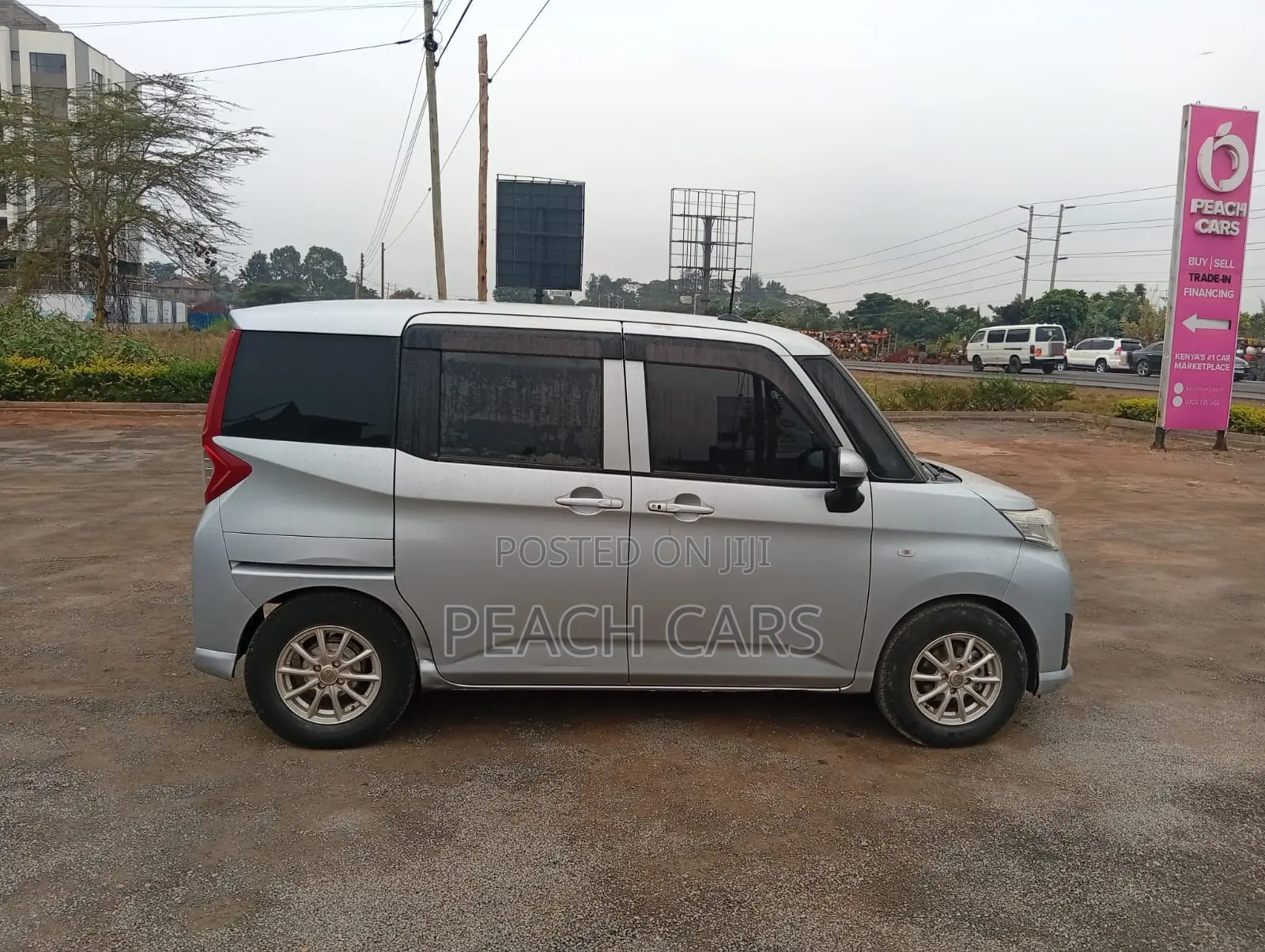 Toyota Roomy 2017 Silver