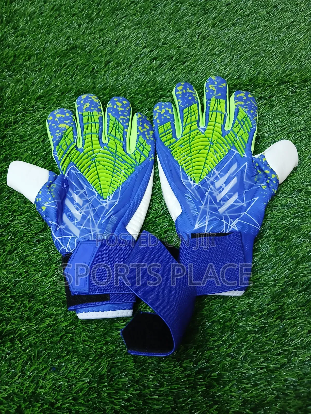Predator Freak Pro Superlative Pack Goalkeeper Gloves