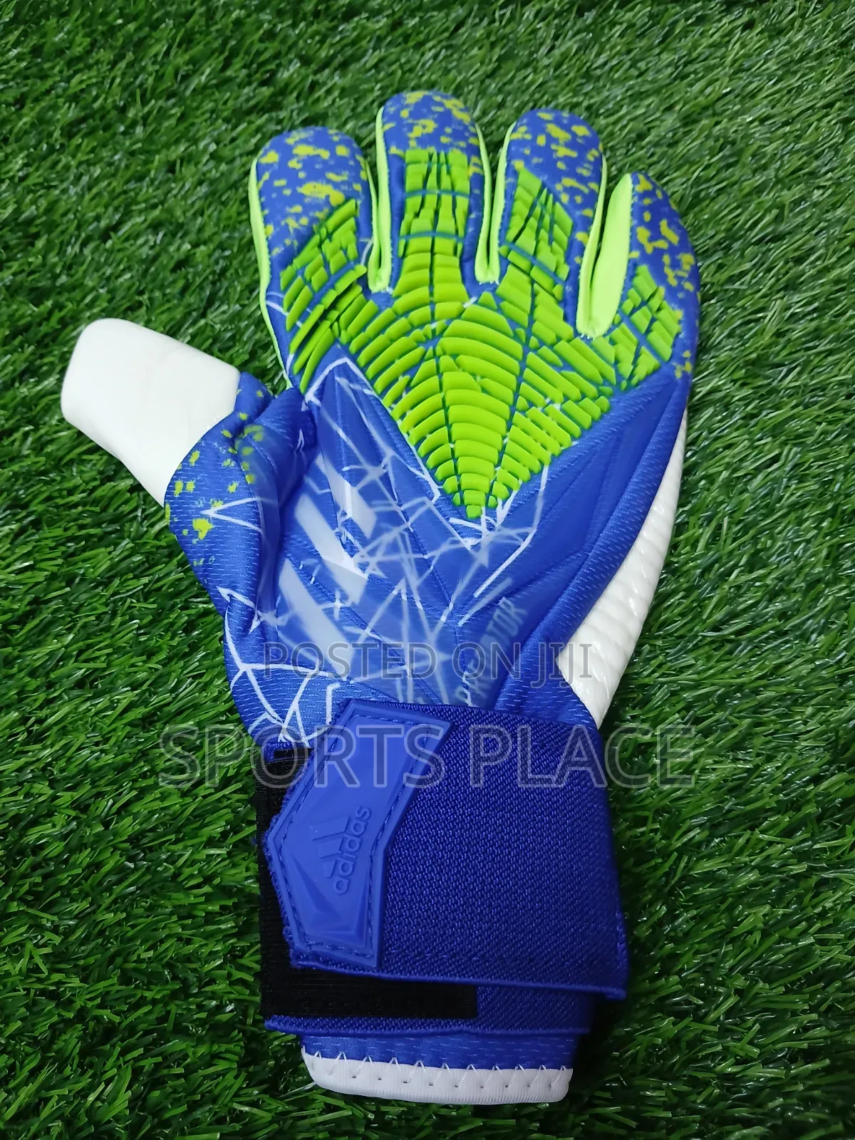 Predator Freak Pro Superlative Pack Goalkeeper Gloves