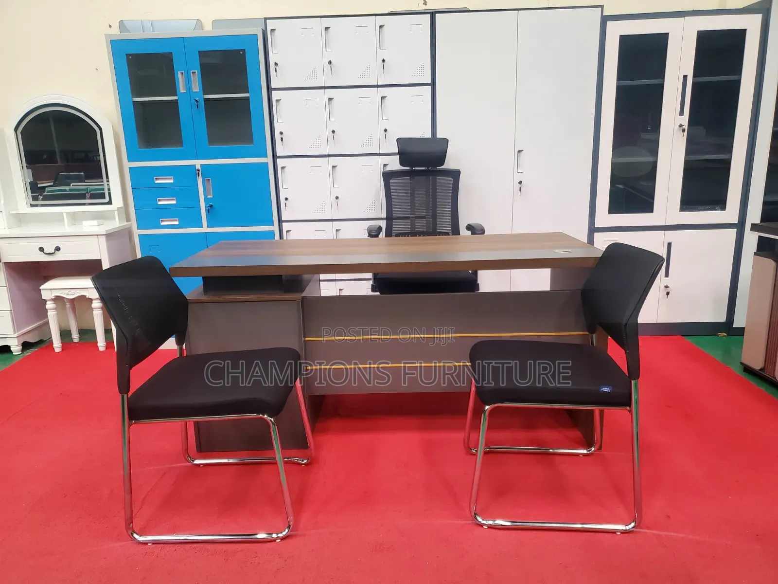 1.4M Desk+Office Chair+Visitors Chair