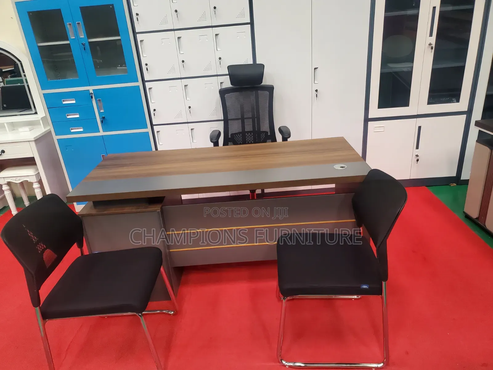 1.4M Desk+Office Chair+Visitors Chair