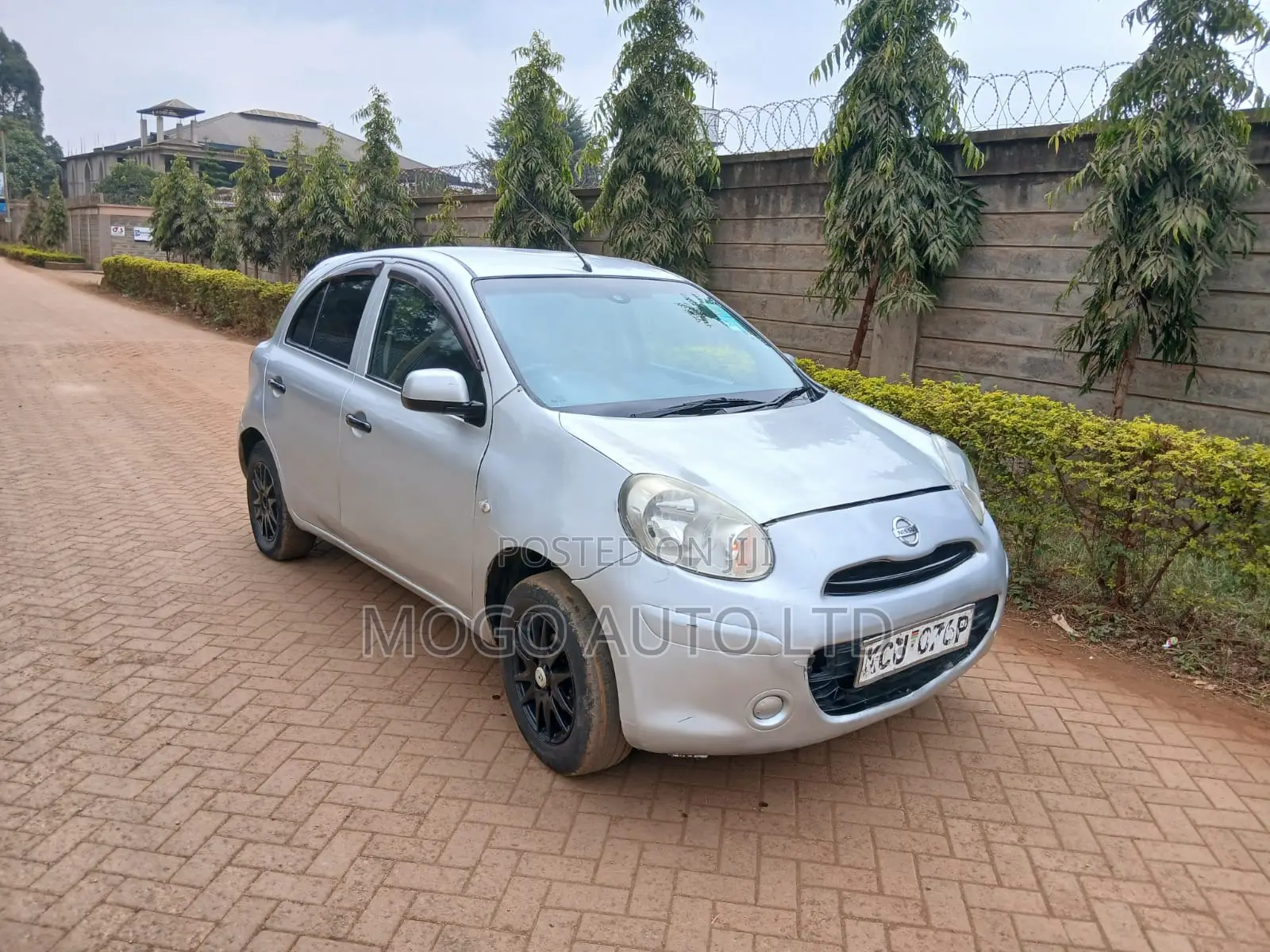 Nissan March 2012 Silver