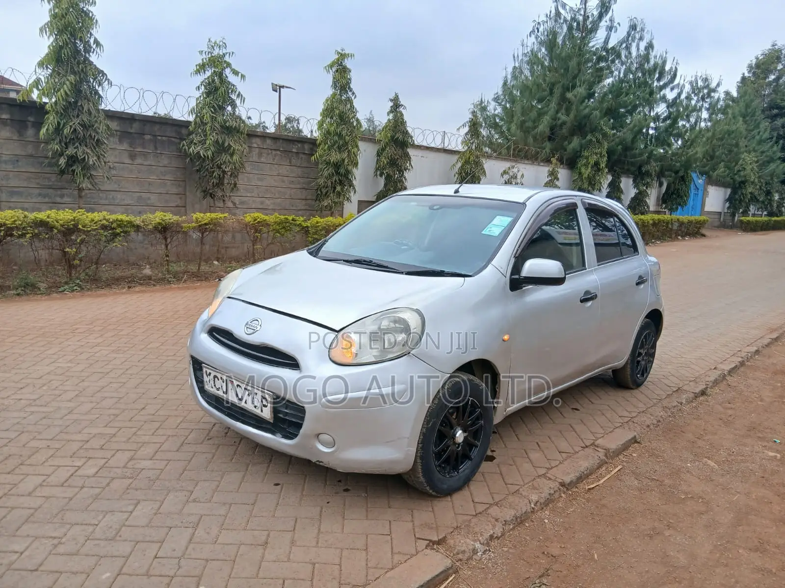 Nissan March 2012 Silver