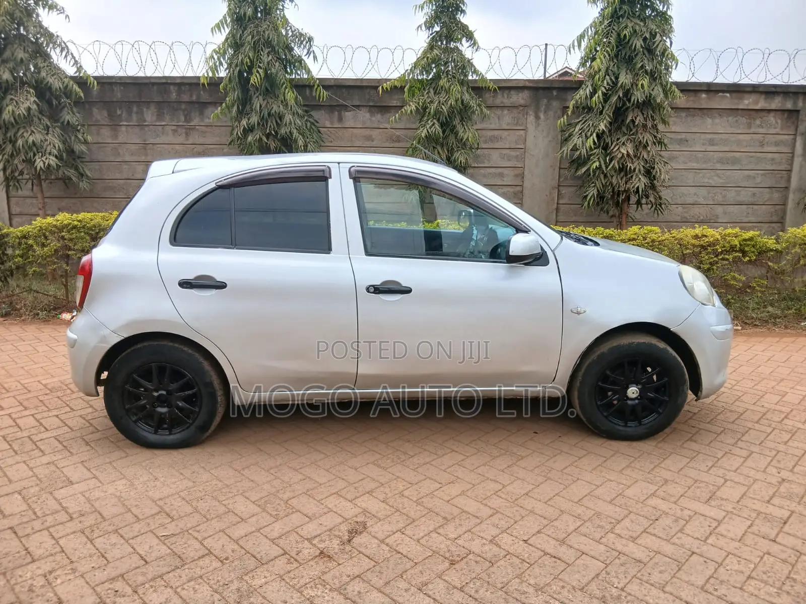 Nissan March 2012 Silver