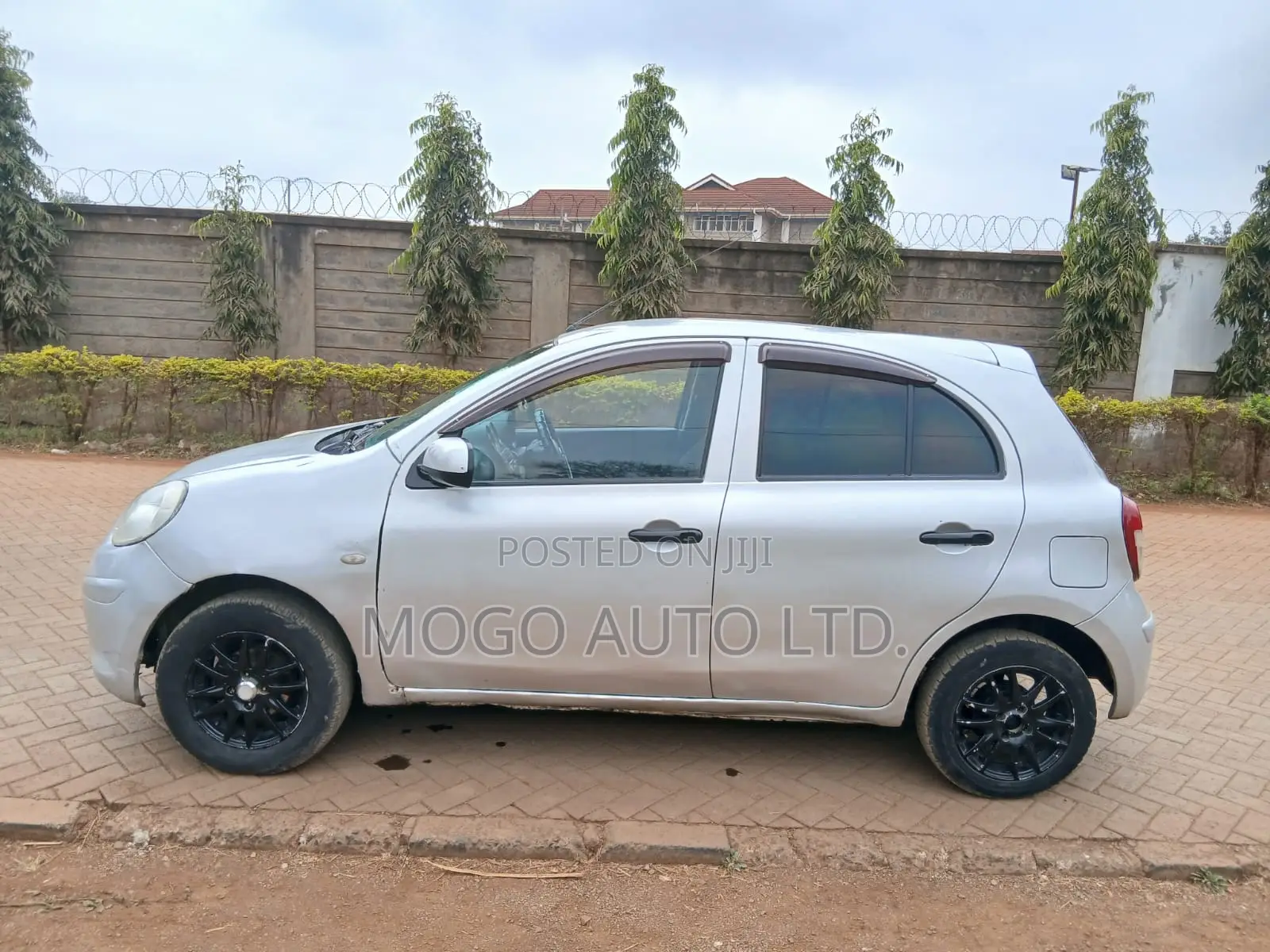 Nissan March 2012 Silver