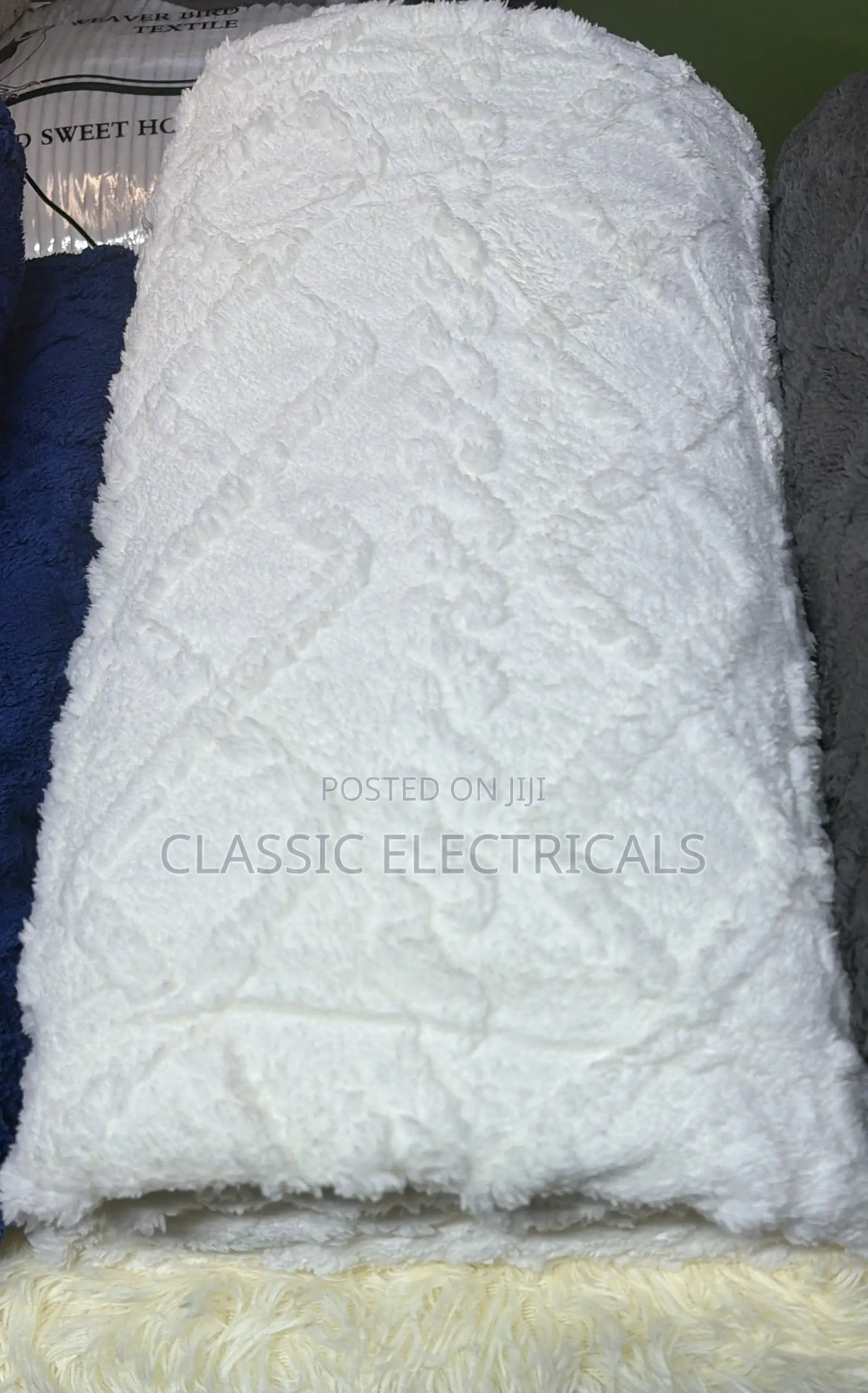 Cream White Sharper Fleece Blanket