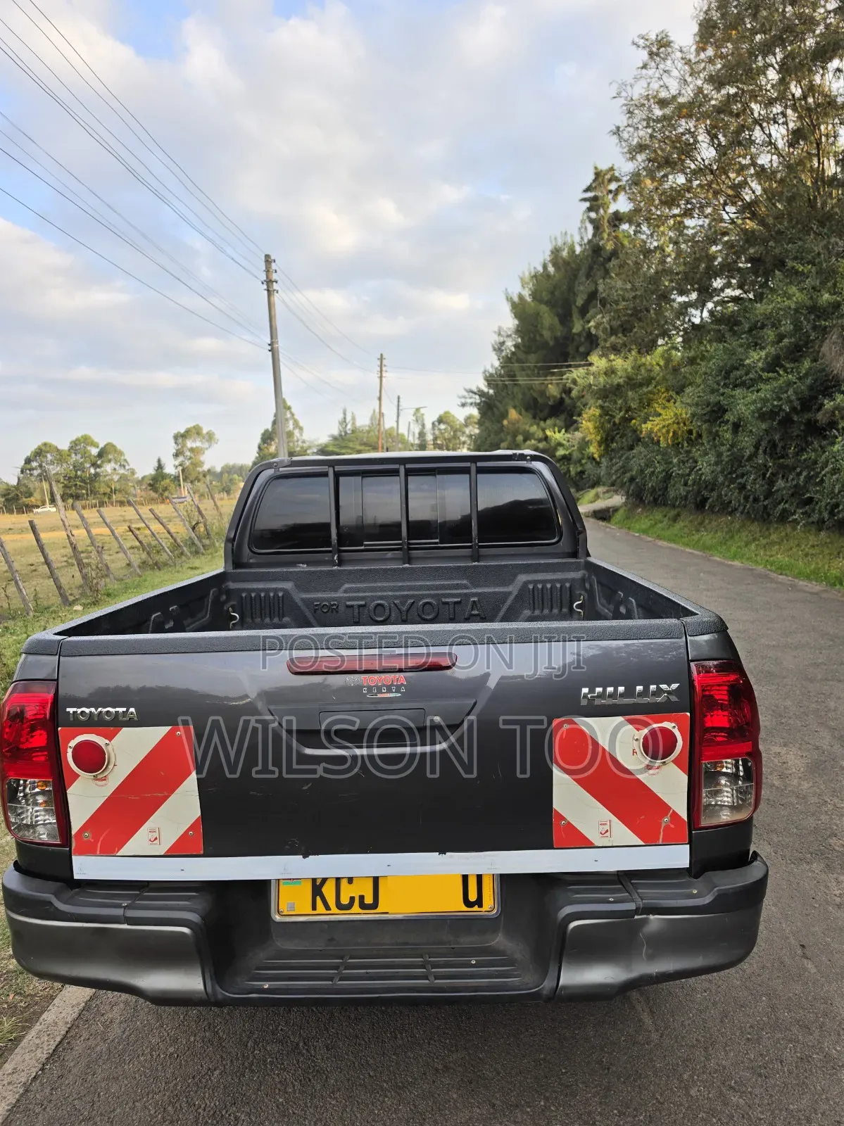 Toyota Hilux 2016 Gray