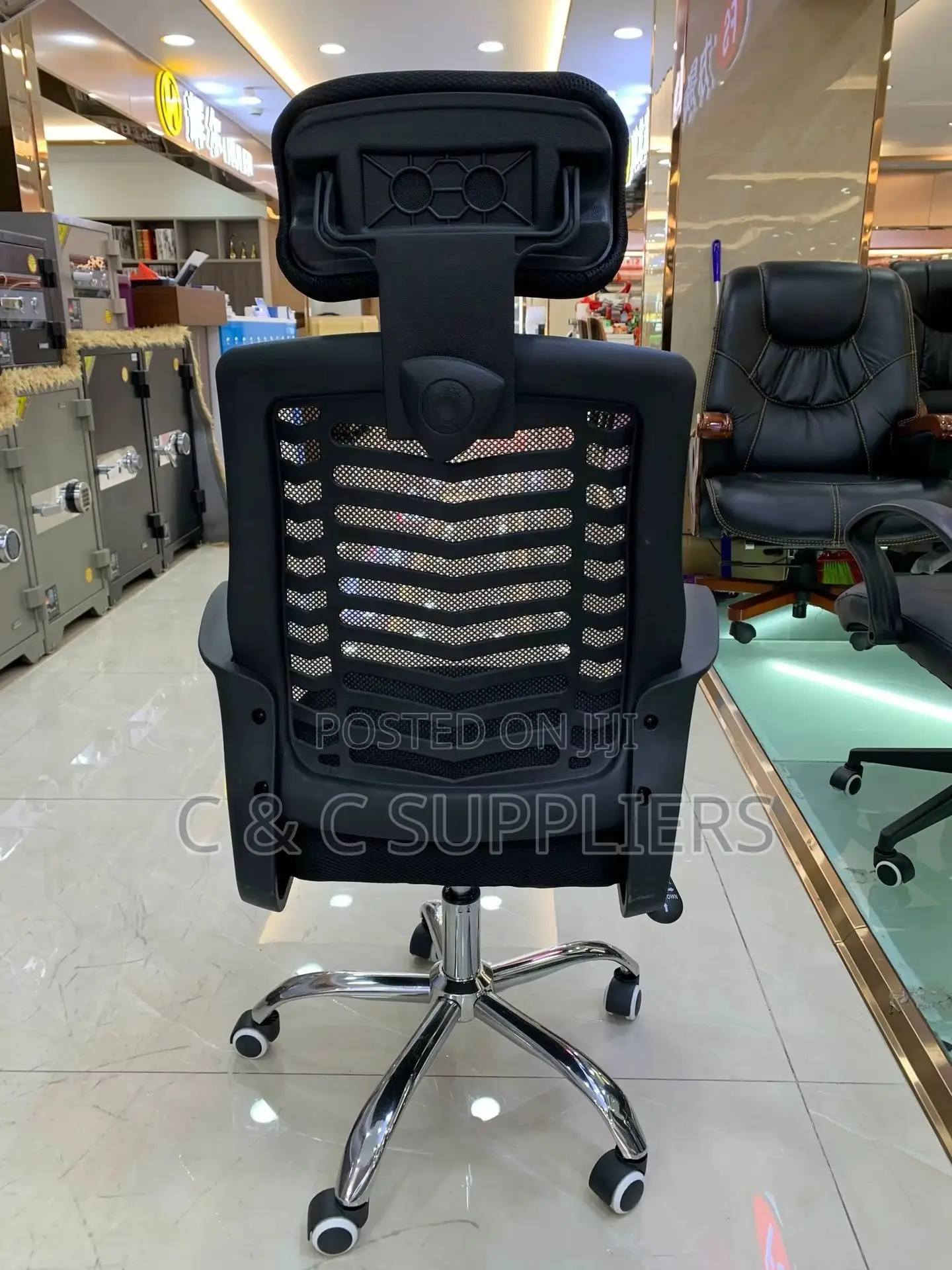 Swivel Mesh Headrest Meeting Chair.