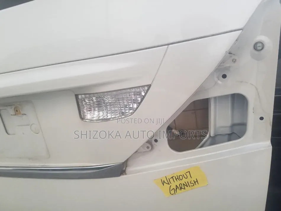 Tail Gate/Boot Toyota Vellfire Anh20 2008