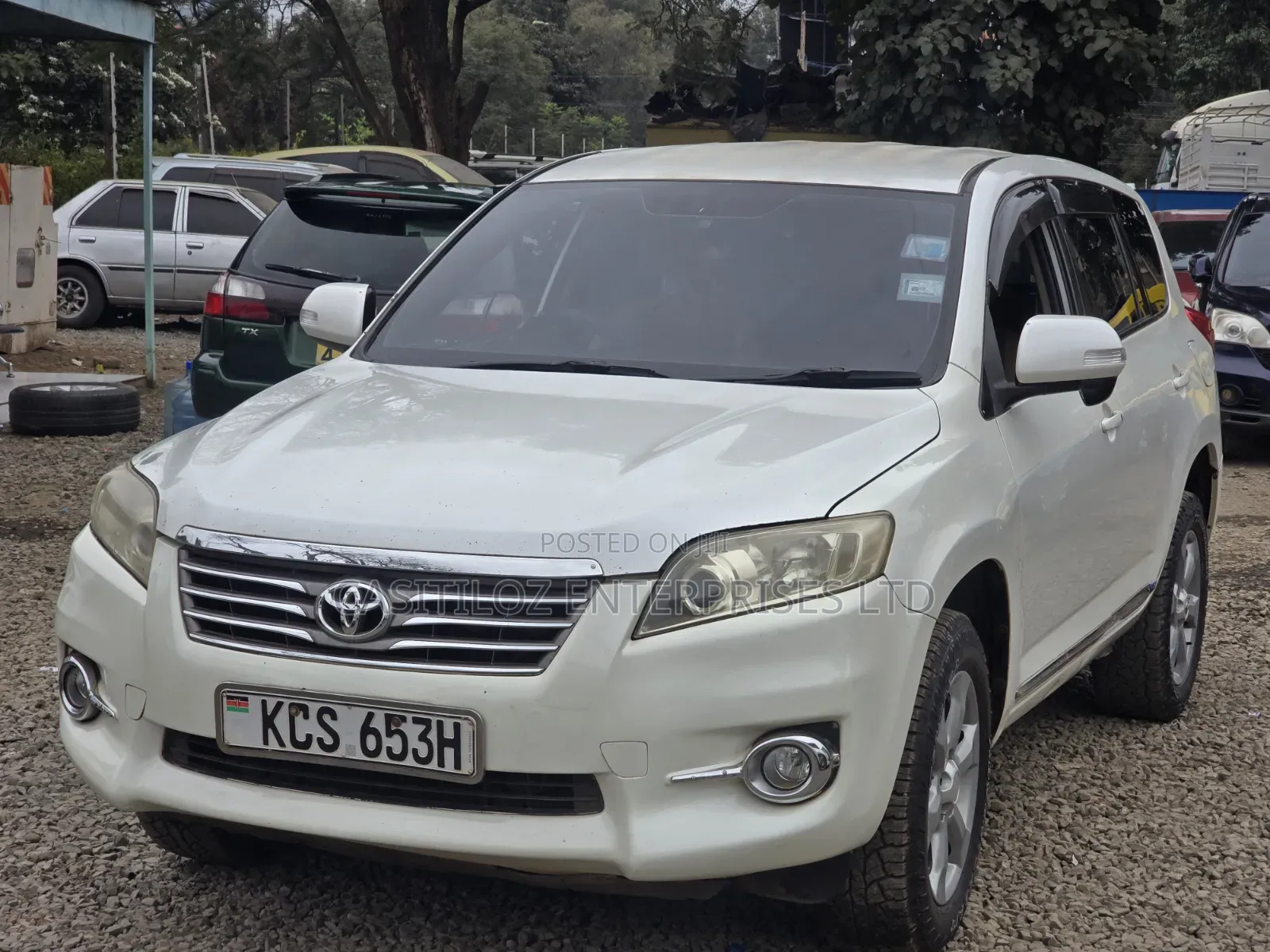 Toyota Vanguard 2012 White