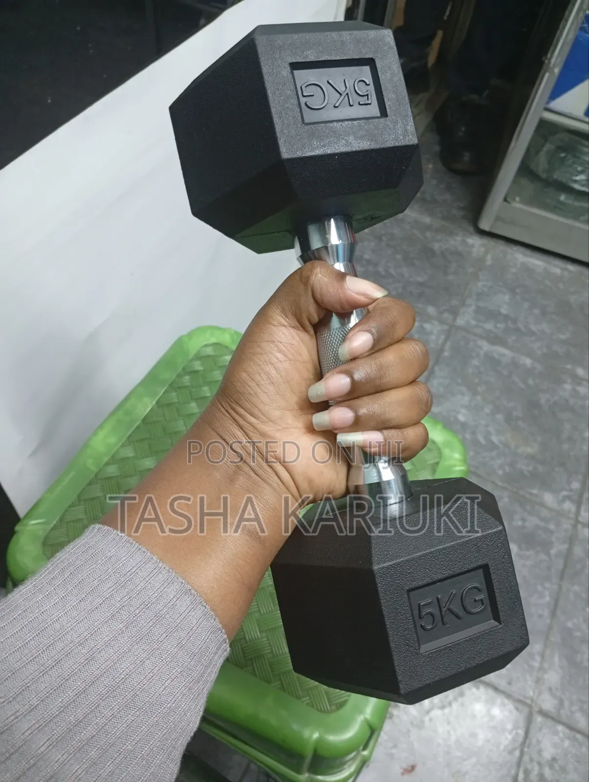 Single Hand Hexagon Dumbbells – 5kg  Premium Rubber-Coat