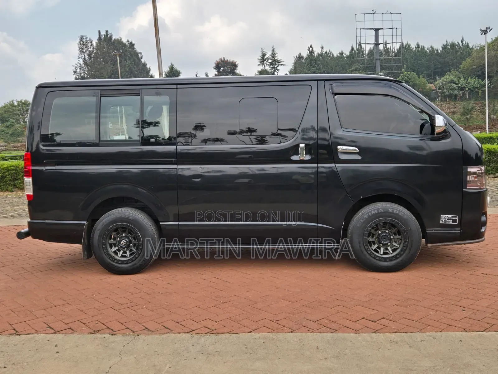 Toyota HiAce 2018 Black