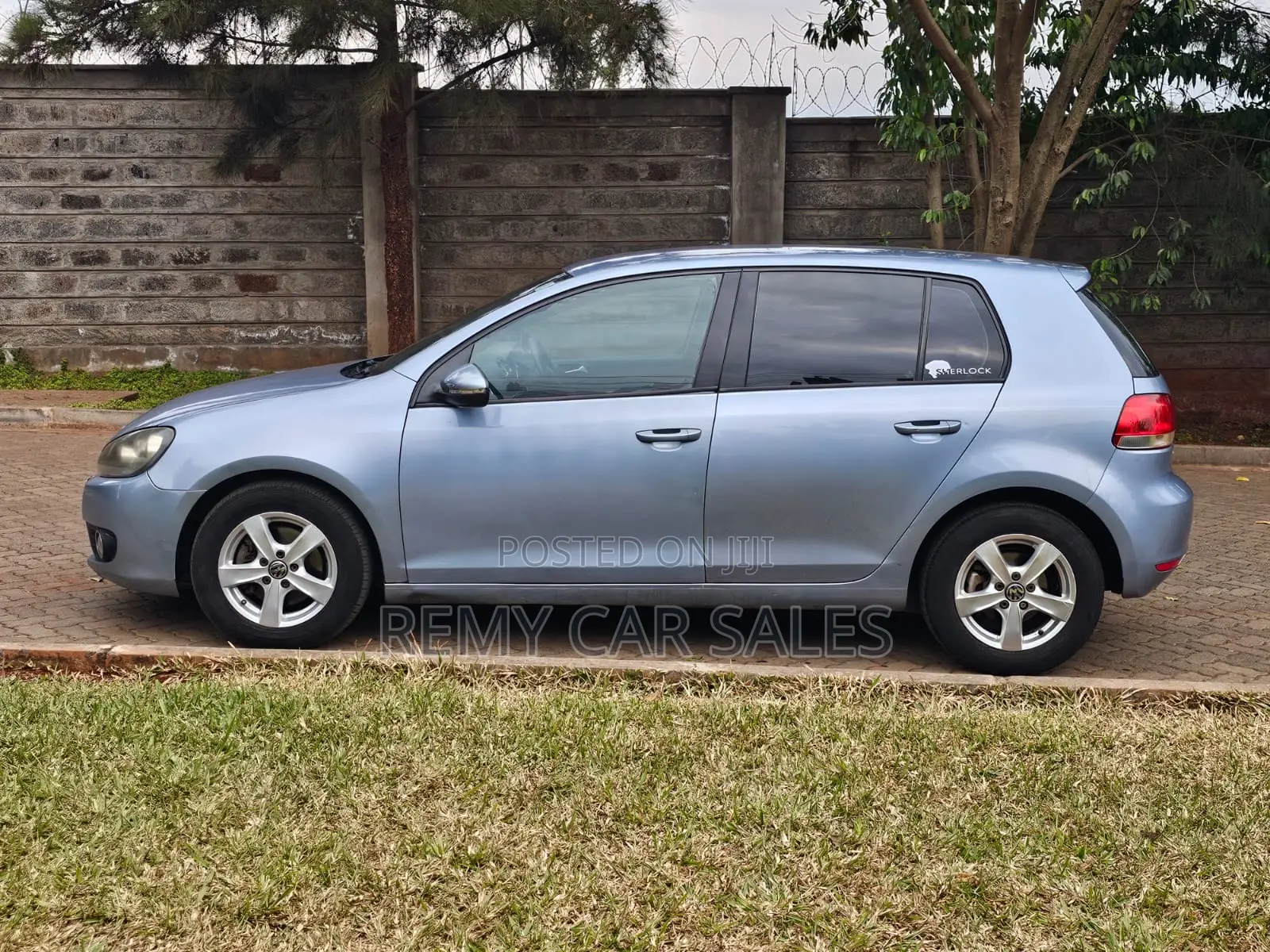 Volkswagen Golf 2010 Blue