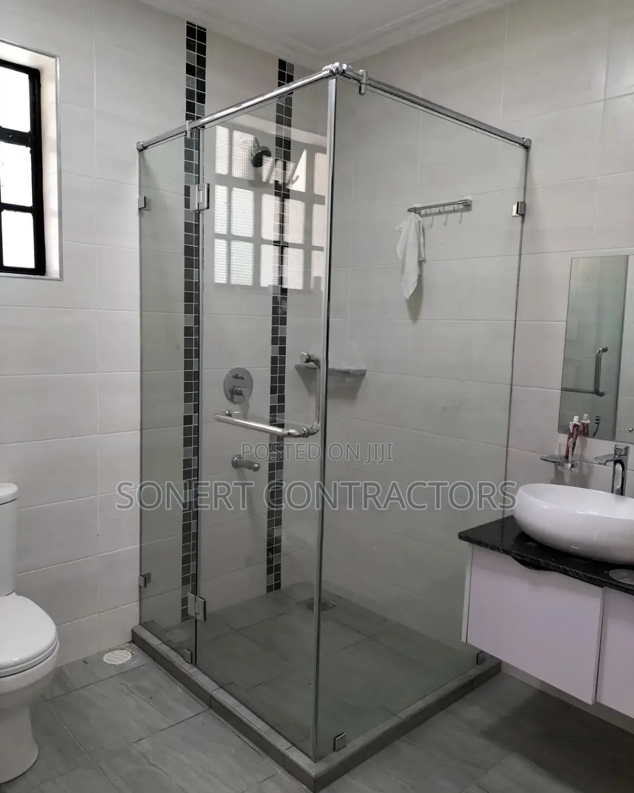 Top Plug Shower Cubicle No Frames Glass
