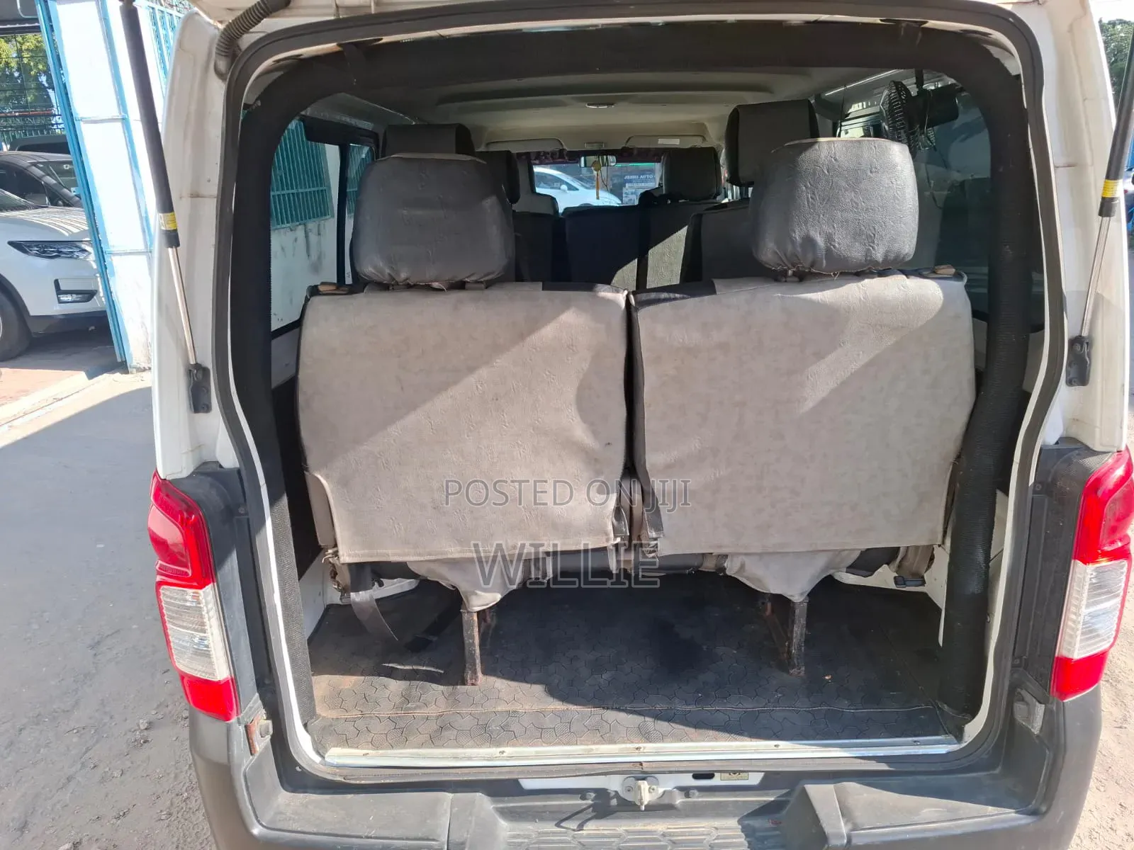 Nissan Caravan (Urvan) 2017 White