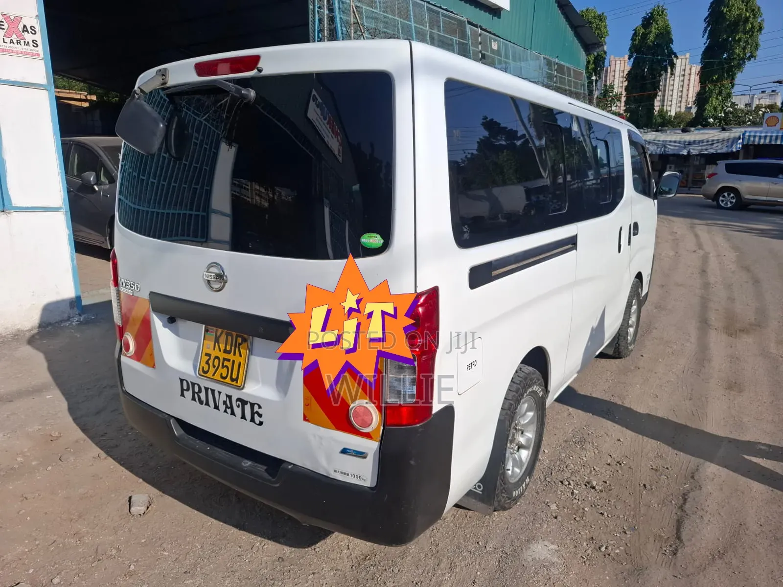 Nissan Caravan (Urvan) 2017 White