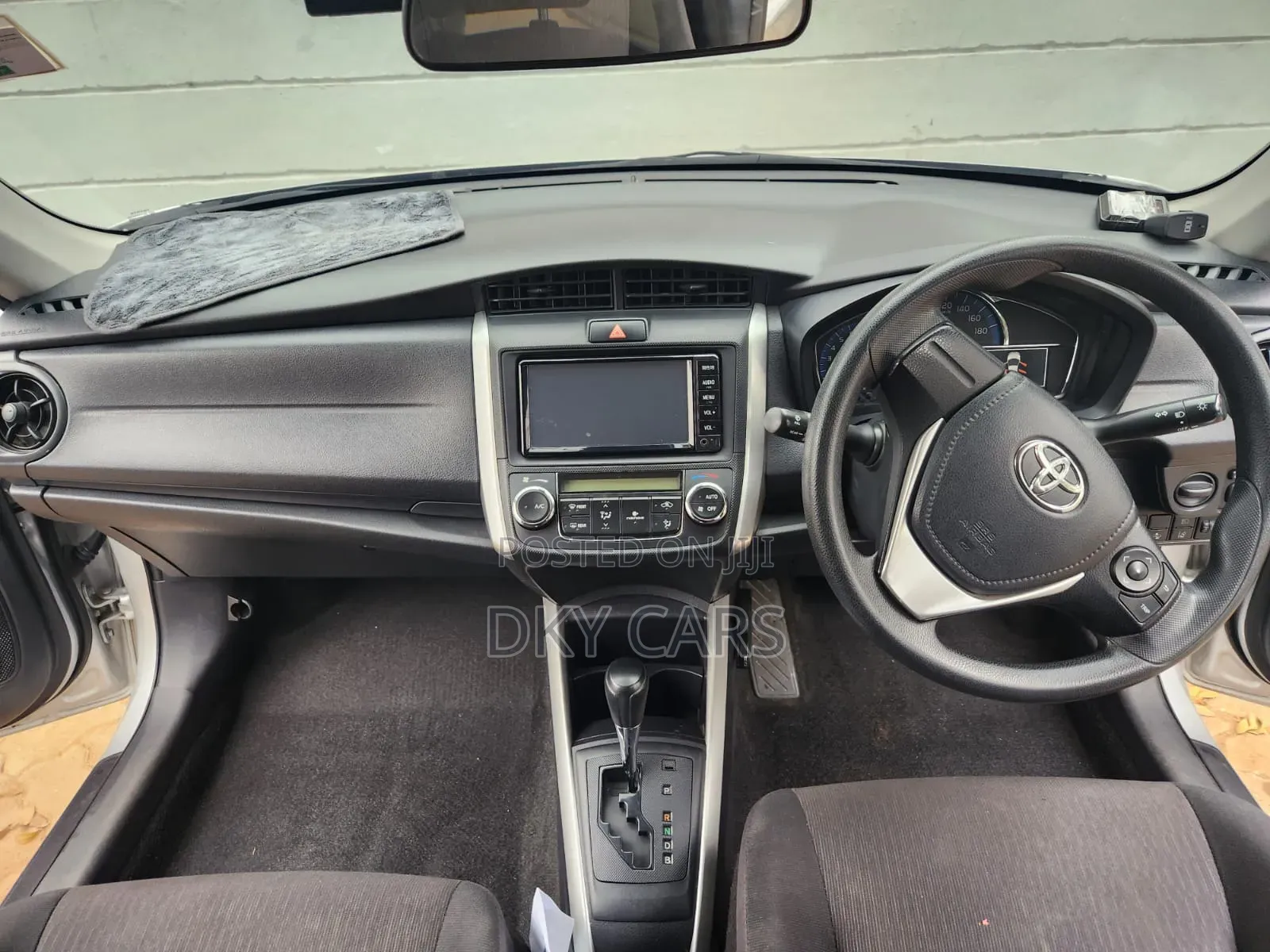 Toyota Corolla Fielder 2018