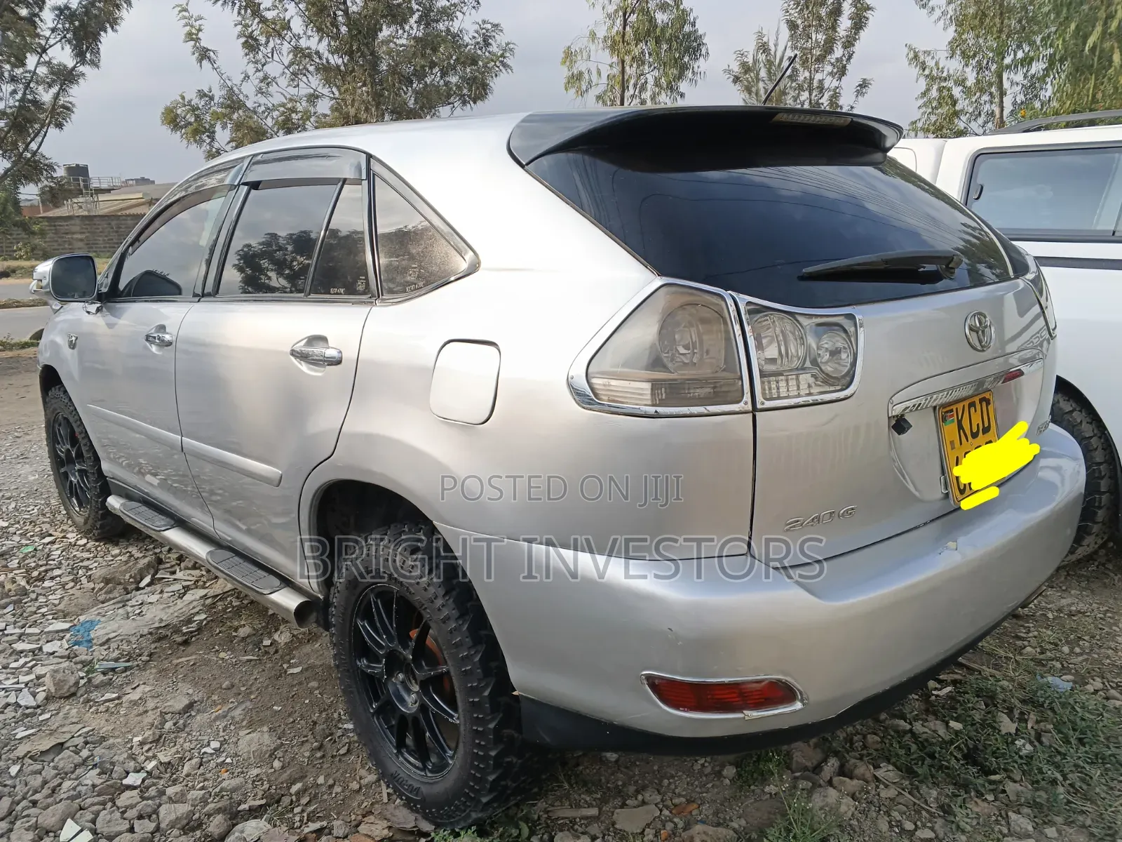Toyota Harrier 2011 Silver