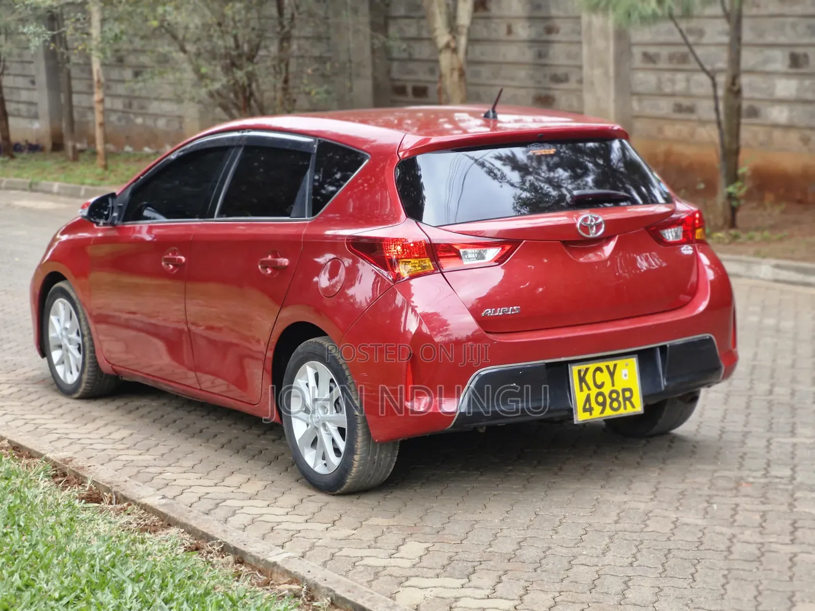 Toyota Auris 2014 Red
