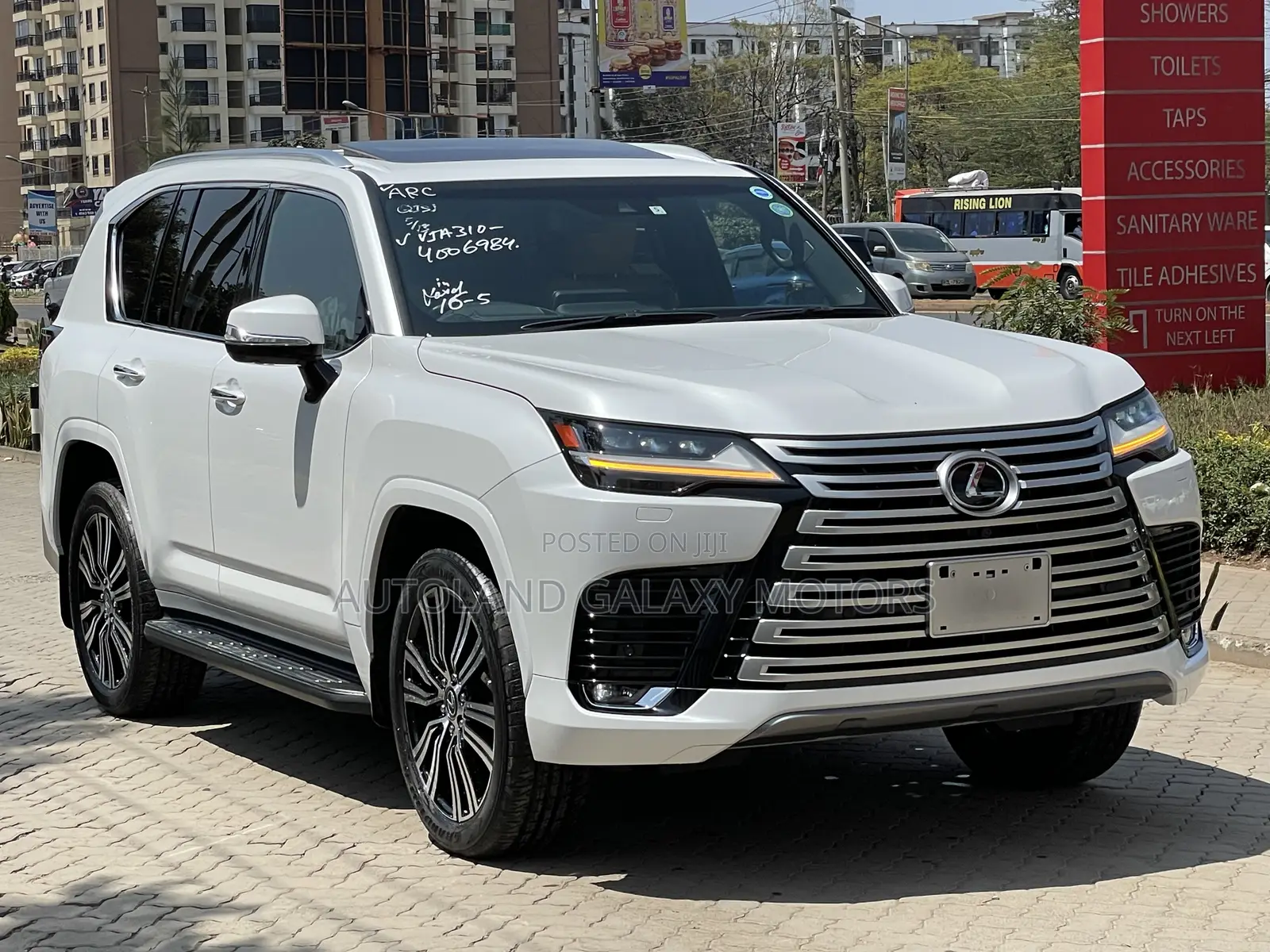 Lexus LX 600 2022 White