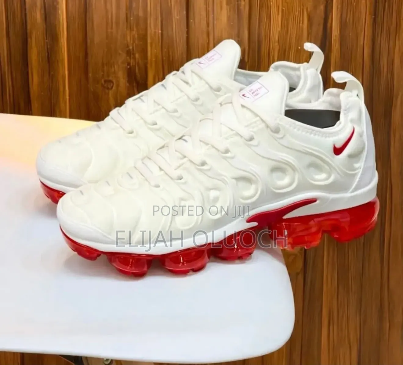 Nike Vapormax Plus “ White Red “
Quality Leather 
Size 39-45