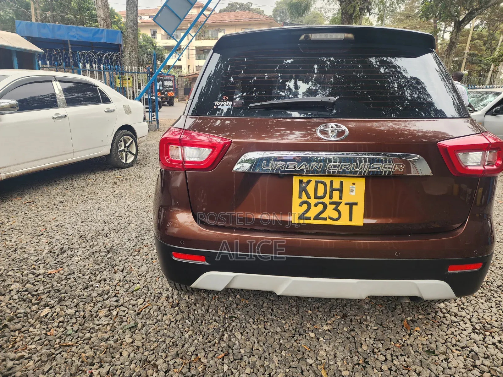 Toyota Urban Cruiser 2021 Brown