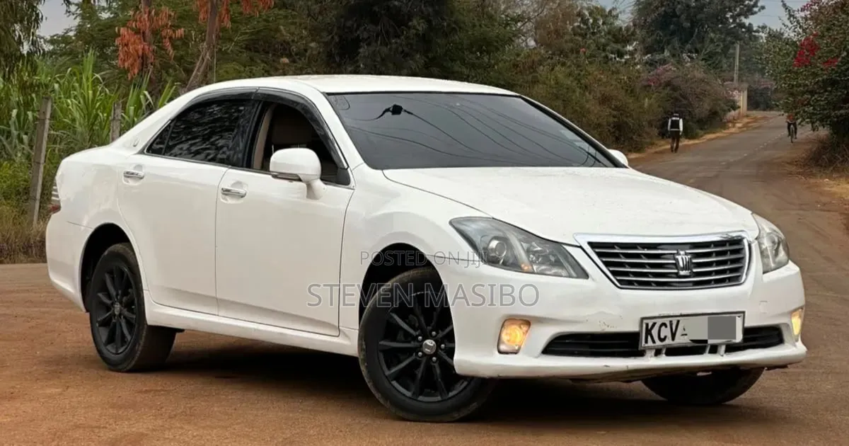 Toyota Crown 2012 White