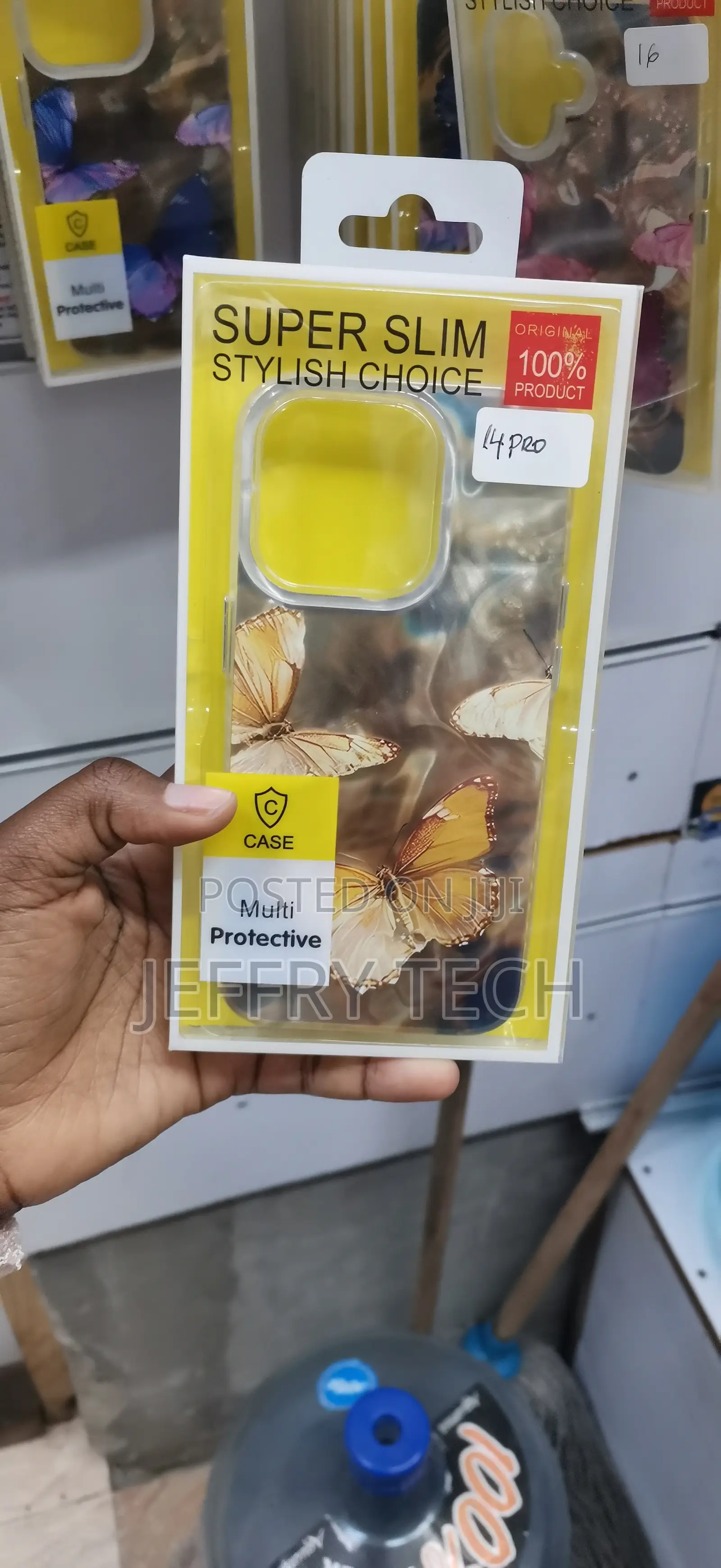 iPhone 14 PRO 3d-Like, Halo-Dyed Golden Butterfly Pattern CASE