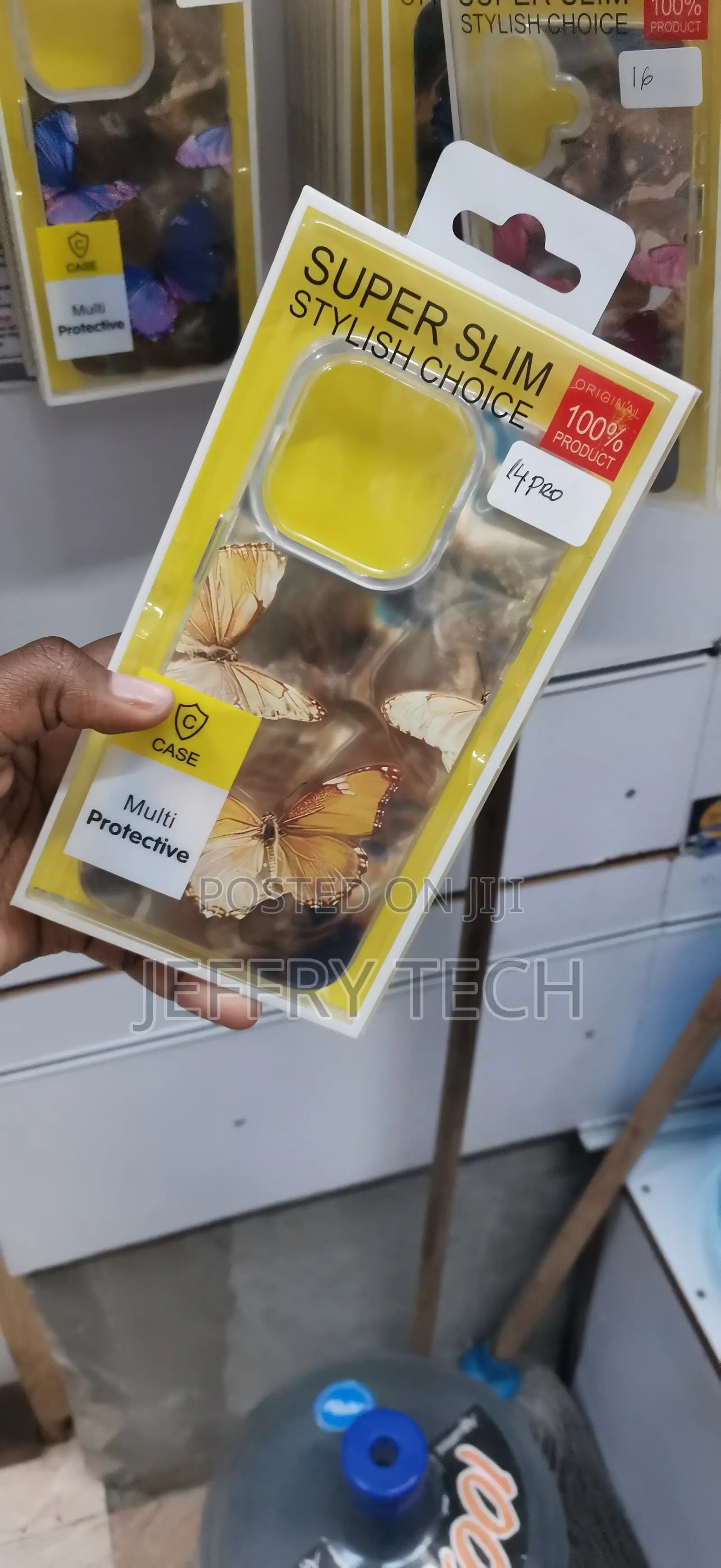 iPhone 14 PRO 3d-Like, Halo-Dyed Golden Butterfly Pattern CASE