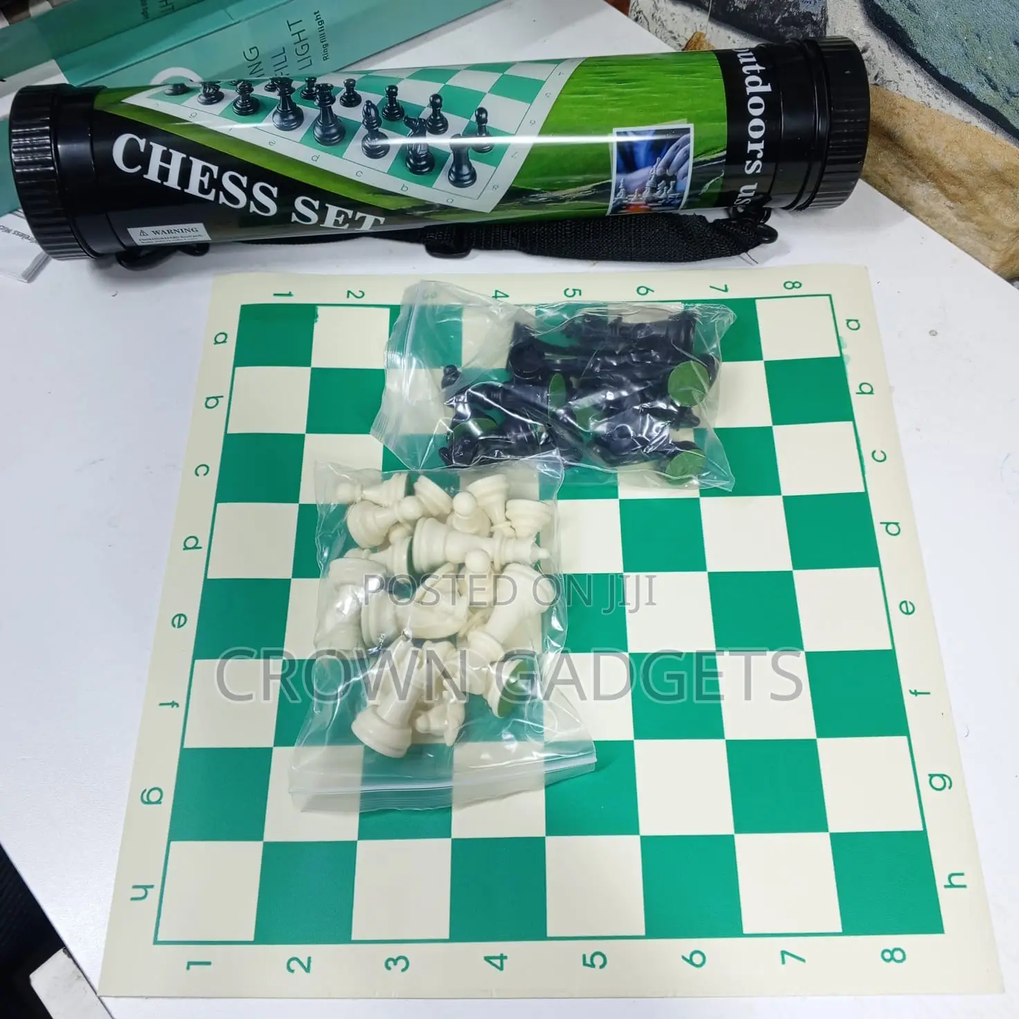 Portable Tournament Chess Set Roll-Up Vinyl Board 50x50cm