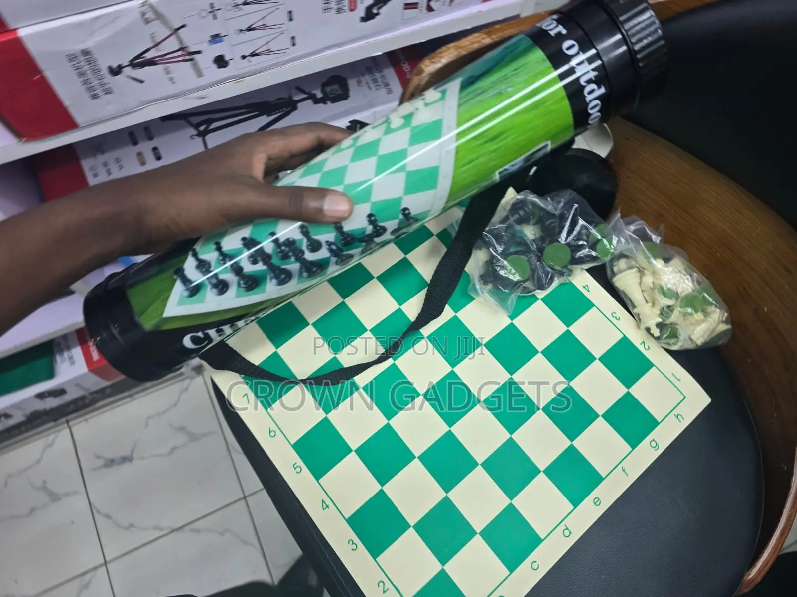 Deluxe Tournament Chess Set With Roll-Up Vinyl Chess Board