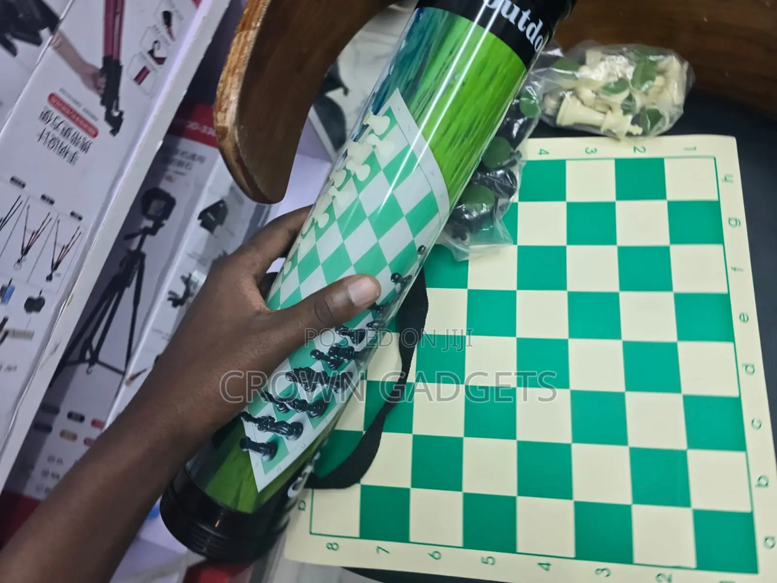 Professional Chess Set With Roll-Up Board Plastic Pieces