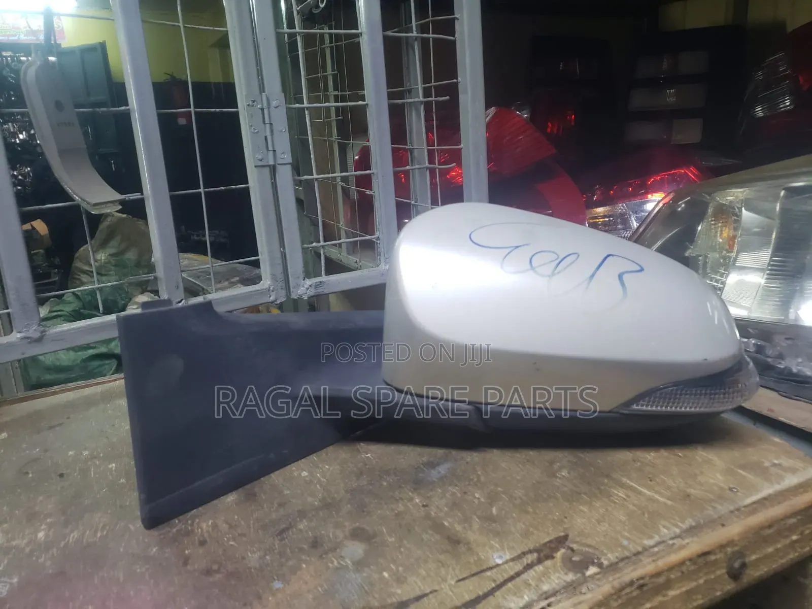 Vitz Jewella Sidemirror