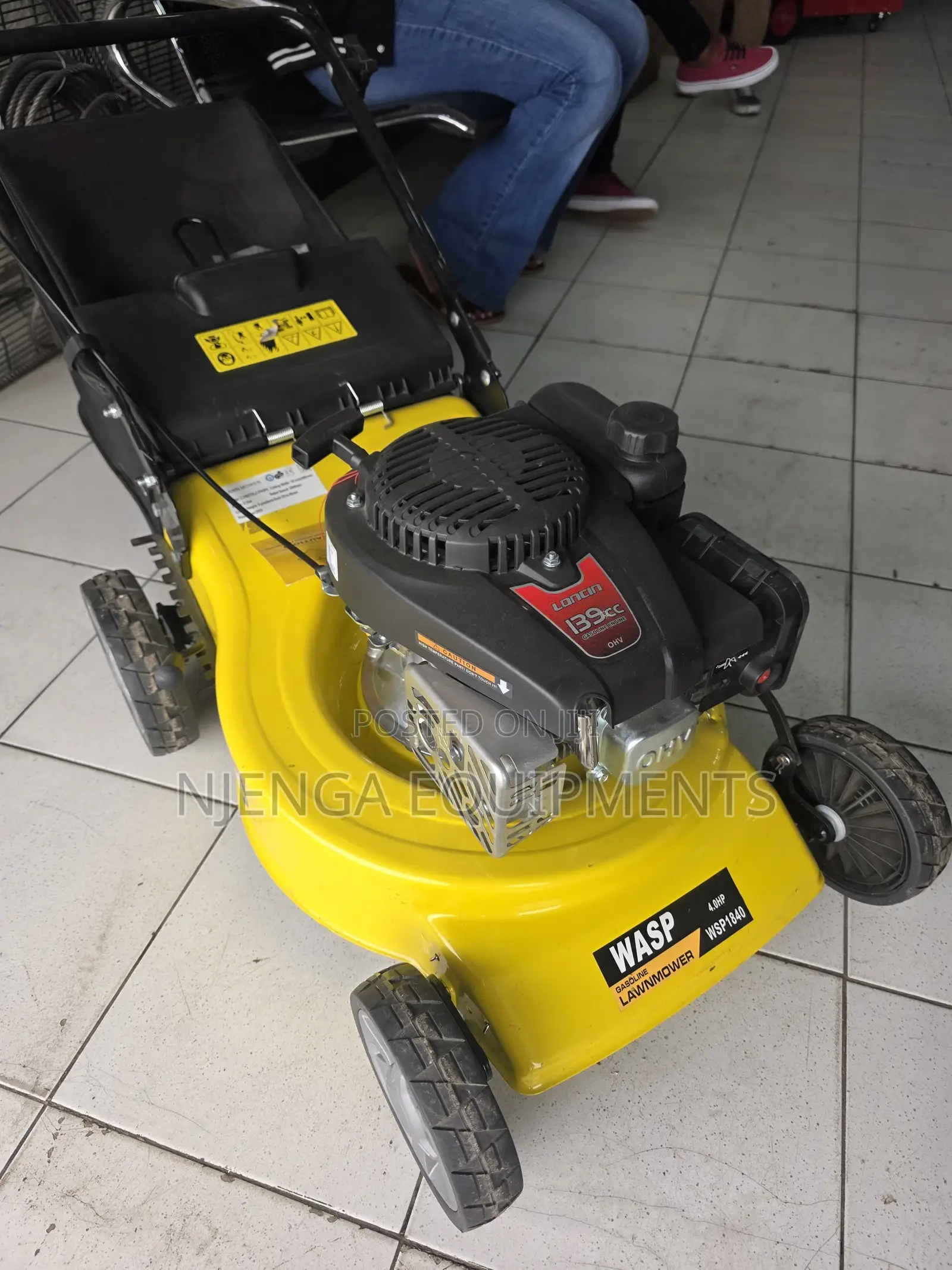 WASP 18-Inch Petrol Lawnmower