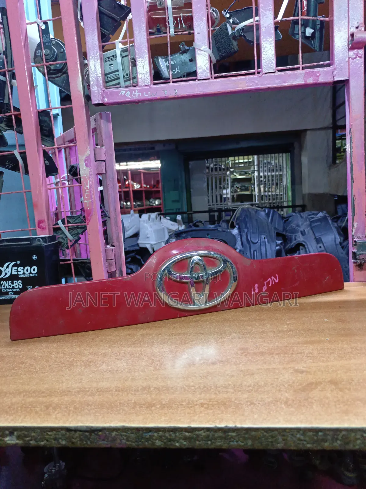 Boot Handle/Garnish for Toyota Sienta Old Model