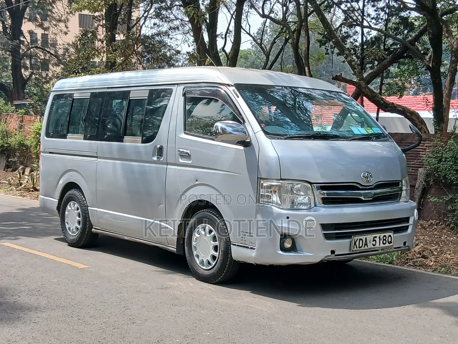 Toyota HiAce 2014 Silver