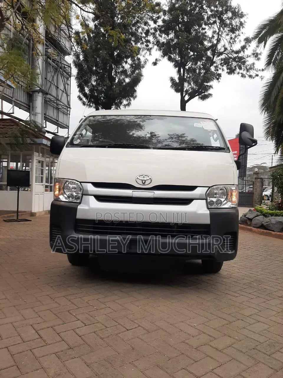 Toyota HiAce 2019 White