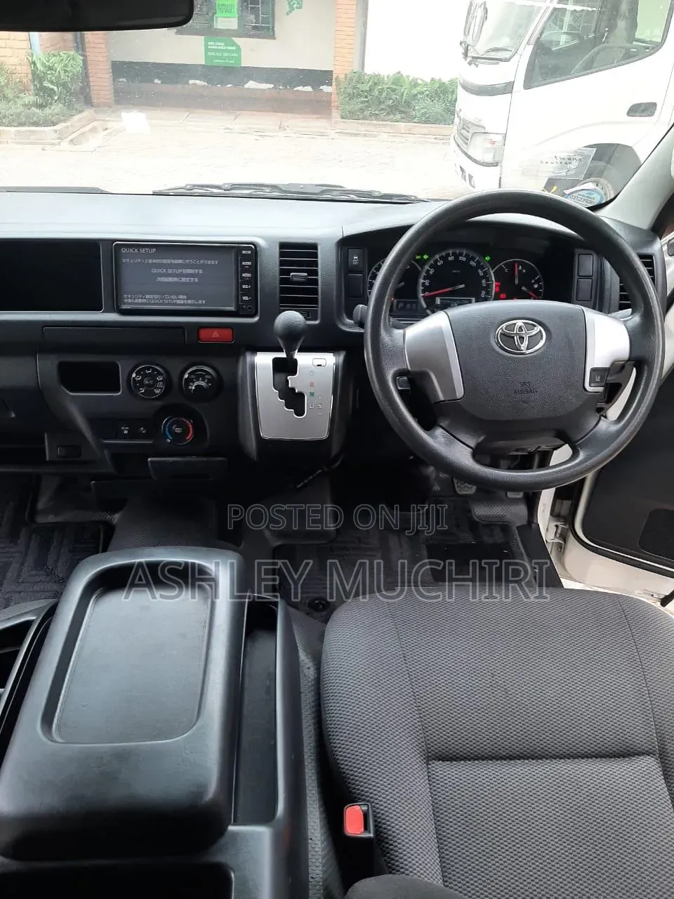 Toyota HiAce 2019 White