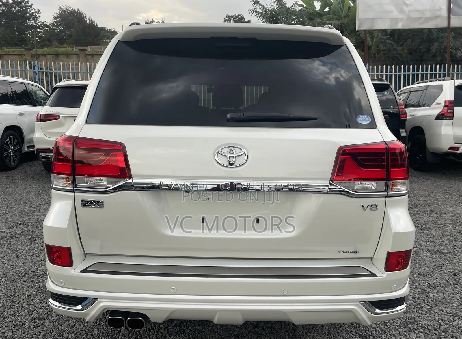 Toyota Land Cruiser 4.6 V8 ZX 2019 White