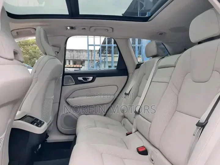 Volvo XC60 2019 White
